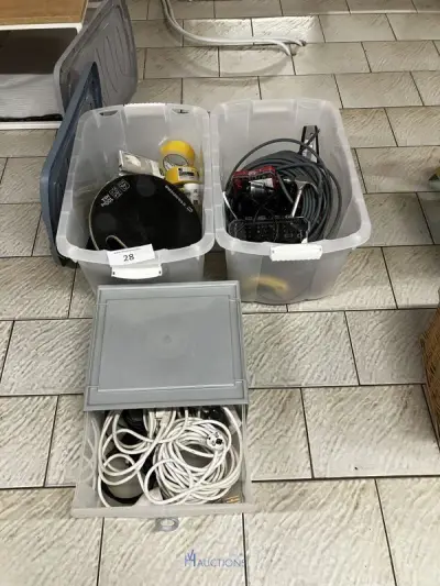 Partij gereedschap en kabels – kavel bij VH Auctions