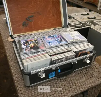 Flightcase met CD's – kavel bij Belga Veilingen, Retie