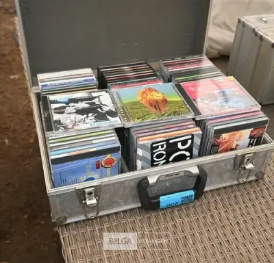 Flightcase met CD's – kavel bij Belga Veilingen, Retie