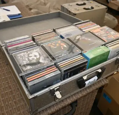 Flightcase met CD's – kavel bij Belga Veilingen, Retie