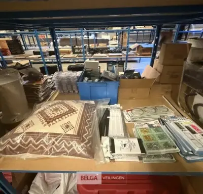 Lot van naaibenodigdheden – kavel bij Belga Veilingen