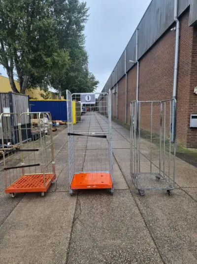 3x Metalen containers, grijs/oranje – kavel bij Onlineveilingmeester, Zutphen