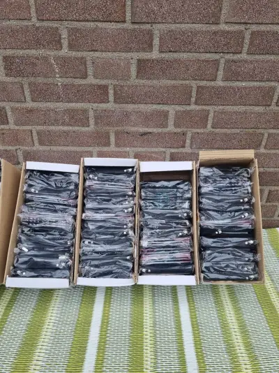 Ca. 60x Lederen portemonnees, diverse kleuren – kavel bij Onlineveilingmeester, Zutphen