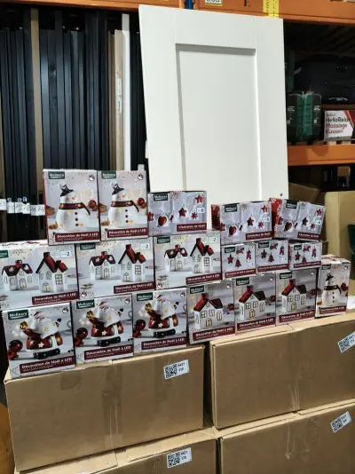 Ca. 18x Doosjes kerstversiering – kavel bij Onlineveilingmeester, Zutphen