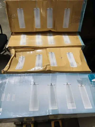 4x Hanglampen met 4 kelken, E27 fitting, diverse soorten, witte kelken – kavel bij Onlineveilingmeester, Zutphen