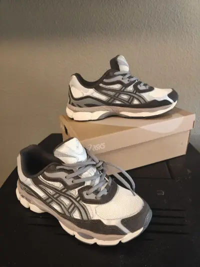 Loopschoenen, Asics, Gelnyc, grijs/wit – kavel bij Onlineveilingmeester, Zutphen
