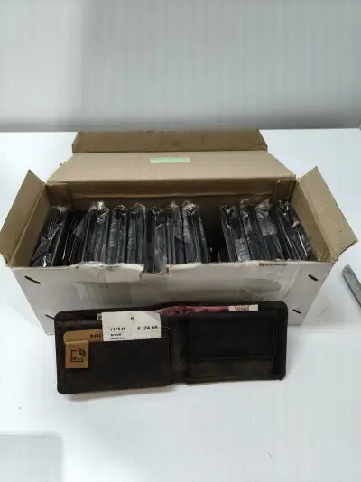 Ca. 13x Portemonnee, met anti scam, Hodalump, 20 V – kavel bij Onlineveilingmeester, Zutphen