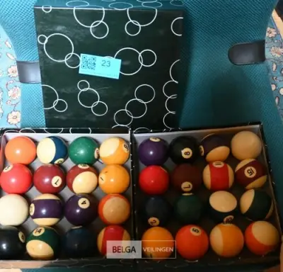 2 dozen pool ballen – kavel bij Belga Veilingen, Hasselt