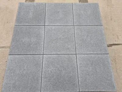 153,6 M2 Betontegel Gecoat Antraciet 40x40x4 Cm – kavel bij XL Auctions