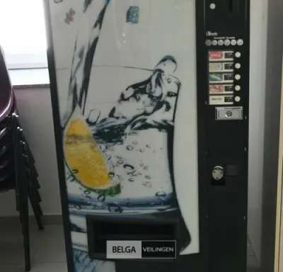 Frisdrank- en blikjesautomaat – kavel bij Belga Veilingen, Hasselt