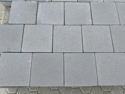 43,2 M2 Betonsteen Medium Grey 20x20x6 Cm – kavel bij XL Auctions