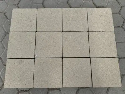 32 M2 Betontegel Zandkleur 15x15x6 Cm – kavel bij XL Auctions