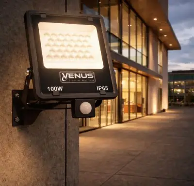 5 x LED Schijnwerper 100W met Bewegingssensor – 4000K Neutraal Wit – IP65 – FLAG-100 – kavel bij Belga Veilingen