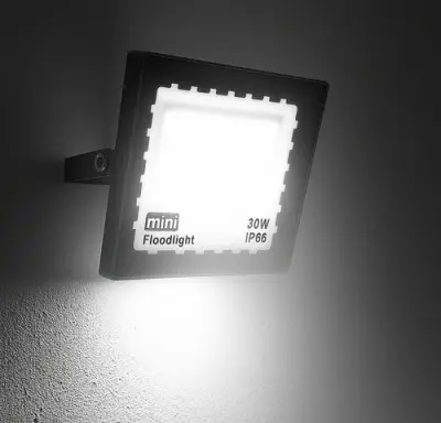 6 x LED Schijnwerper MINI 30W – 6500K Koud Wit – IP65 – MINIONS-30 – kavel bij Belga Veilingen
