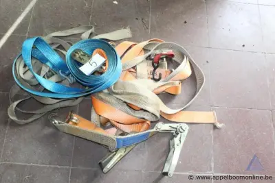 lot spanbanden met ratels en haken – kavel bij Appelboom
