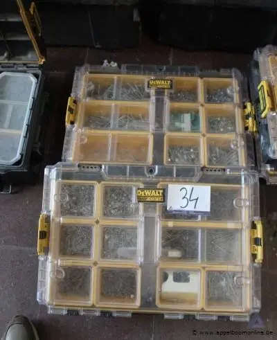 Twee DEWALT TOUGHSYSTEM 2.0 gereedschapskoffers, gevuld met diverse bevestigingsmaterialen – kavel bij Appelboom