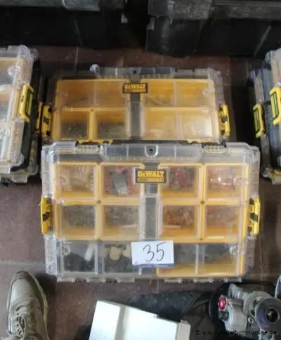2 sorteerdozen van het merk DeWalt, gevuld met diverse kleine materialen, DEWALT ToughSystem 2.0 – kavel bij Appelboom