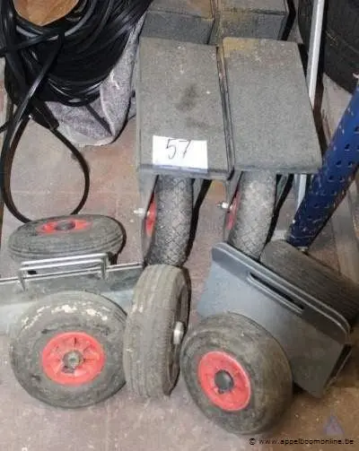 Lot diverse transportkarren en losse wielen – kavel bij Appelboom