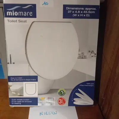 Toiletbril met softclose mechanisme, merk Miomare, nieuw (Lot: 10) – kavel bij Goeiendeal, Lommel