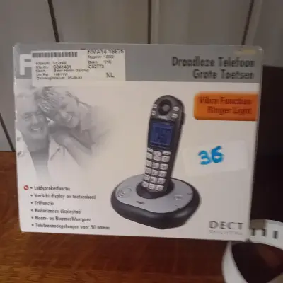 Draadloze telefoon met grote toetsen, type DECT, inclusief basisstation (Lot: 36) – kavel bij Goeiendeal, Lommel