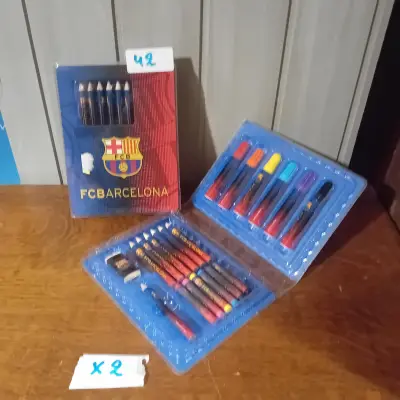 2 stuks 20-delige schrijf-en tekensets, merk FC Barcelona (Lot: 42) – kavel bij Goeiendeal, Lommel