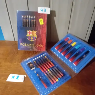 2 stuks 20-delige schrijf-en tekensets, merk FC Barcelona (Lot: 43) – kavel bij Goeiendeal, Lommel