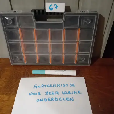 Sorteerkistje met transparant deksel voor zeer kleine onderdelen (Lot: 67) – kavel bij Goeiendeal, Lommel