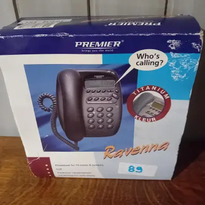 Vaste telefoon met nummerweergave en ingebouwd telefoonboek, merk Premier, model Ravenna (Lot: 89) – kavel bij Goeiendeal, Lommel