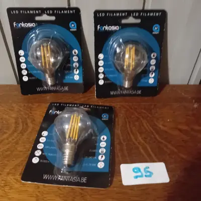 3 stuks LED filament lampen, warm wit, merk Fantasia, nieuw in verpakking (Lot: 95) – kavel bij Goeiendeal, Lommel