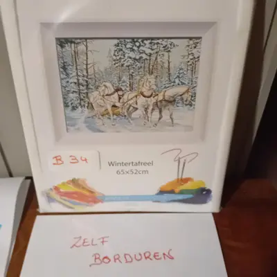 Borduurpakket met een wintertafereel van paarden in de sneeuw, afmetingen 65 x 52 cm, nieuw (Lot: B 34) – kavel bij Goeiendeal, Lommel