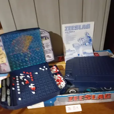 Gezelschapsspel "Zeeslag" inclusief spelunits, schepen en pinnetjes (Lot: B 51) – kavel bij Goeiendeal, Lommel