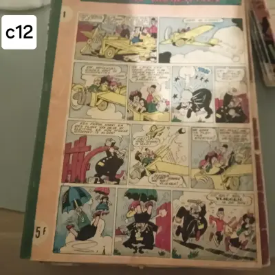 Stripalbum "De Lustige Kapoentjes" nr. 1, met diverse gagstrips, auteur Marc Sleen (Lot: c12) – kavel bij Goeiendeal, Lommel