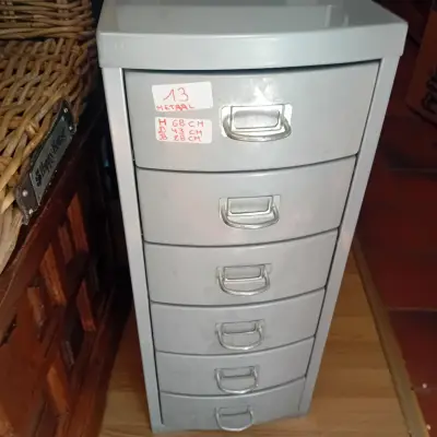 Ladekast voorzien van 6 schuifladen met handgrepen, afmetingen 68 cm hoog x 43 cm diep x 28 cm breed (Lot: 13) – kavel bij Goeiendeal, Lommel