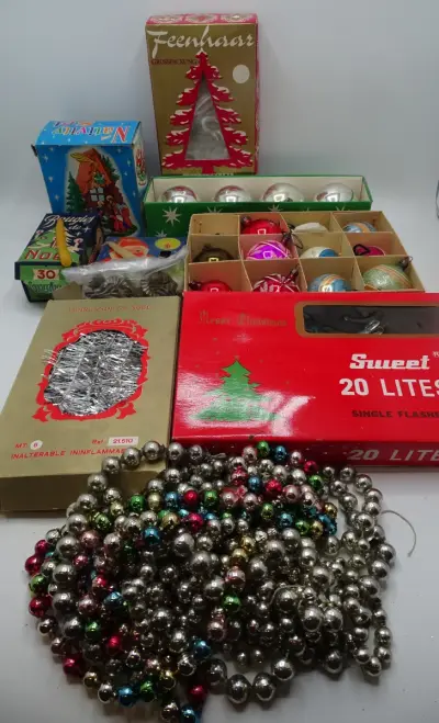 Lot 8 vintage kerstdecoratie – kavel bij De Kringwinkel, Oostende