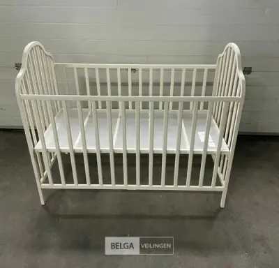 8x Pallet kinderbedjes aluminium – kavel bij Belga Veilingen, Poppel