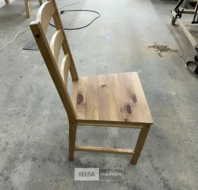 8x Houten stoeltjes – kavel bij Belga Veilingen, Poppel
