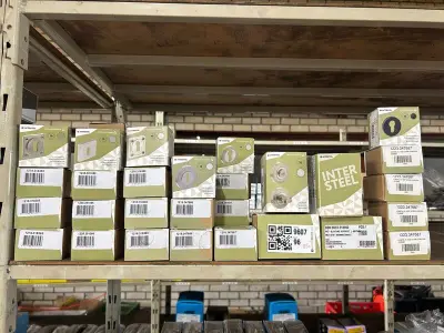 Ca. 35x Sleutelrozetten, cilinderrozetten, WC-sluitingen Intersteel – kavel bij Onlineveilingmeester, Hoogeveen