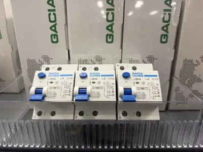 Ca. 17x Aardlekschakelaar 1p+N, 40A, 30mA, Type B, 10kA GACIA, PR8M-B4020 – kavel bij Onlineveilingmeester, Hoogeveen