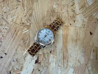 Ca. 10x Dames Horloge Grealy, Gold & White – kavel bij Onlineveilingmeester