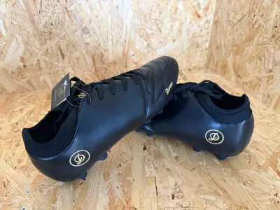 Voetbalschoenen - paar Dores – kavel bij Onlineveilingmeester
