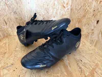 Voetbalschoenen - paar Dores – kavel bij Onlineveilingmeester