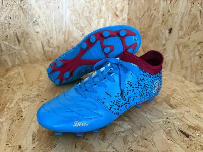 Voetbalschoenen - paar Dores – kavel bij Onlineveilingmeester