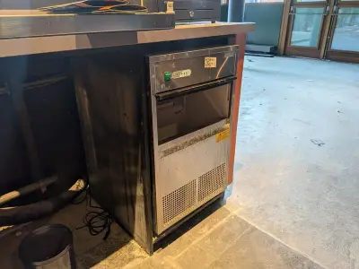 Horeca ijsblokjesmachine Saro, EB 40, bouwjaar 2023 – kavel bij Onlineveilingmeester, Hengelo