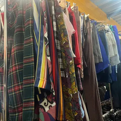 Ca. 68x Normale kleding – kavel bij Onlineveilingmeester, Drachten