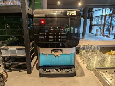 Koffieautomaat Douwe Egberts, EC/EU230V-S – kavel bij Onlineveilingmeester, Hengelo