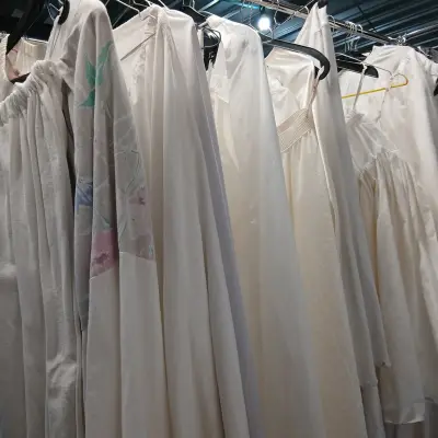 Ca. 19x Vrouw, middeleeuwen onderkleding – kavel bij Onlineveilingmeester, Drachten