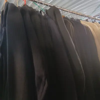 Ca. 41x Damesjassen, colberts, blouses – kavel bij Onlineveilingmeester, Drachten