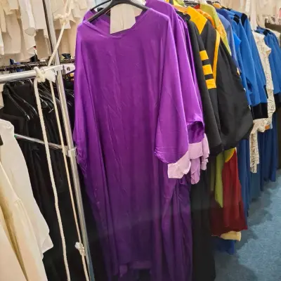 Ca. 58x Religieus en toga's – kavel bij Onlineveilingmeester, Drachten