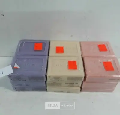 18 x Handzeep blok 100 gram 3 geuren – kavel bij Belga Veilingen, Oudsbergen
