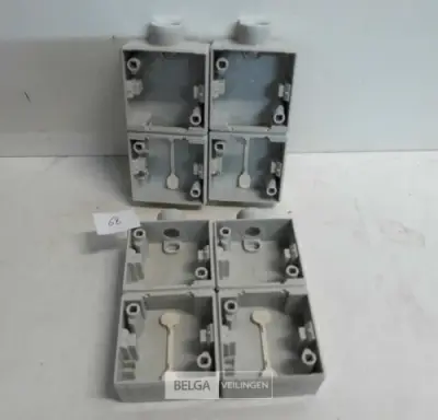 4 x Niko hydro opbouwdoos 2V 1 ingang oud model – kavel bij Belga Veilingen, Oudsbergen